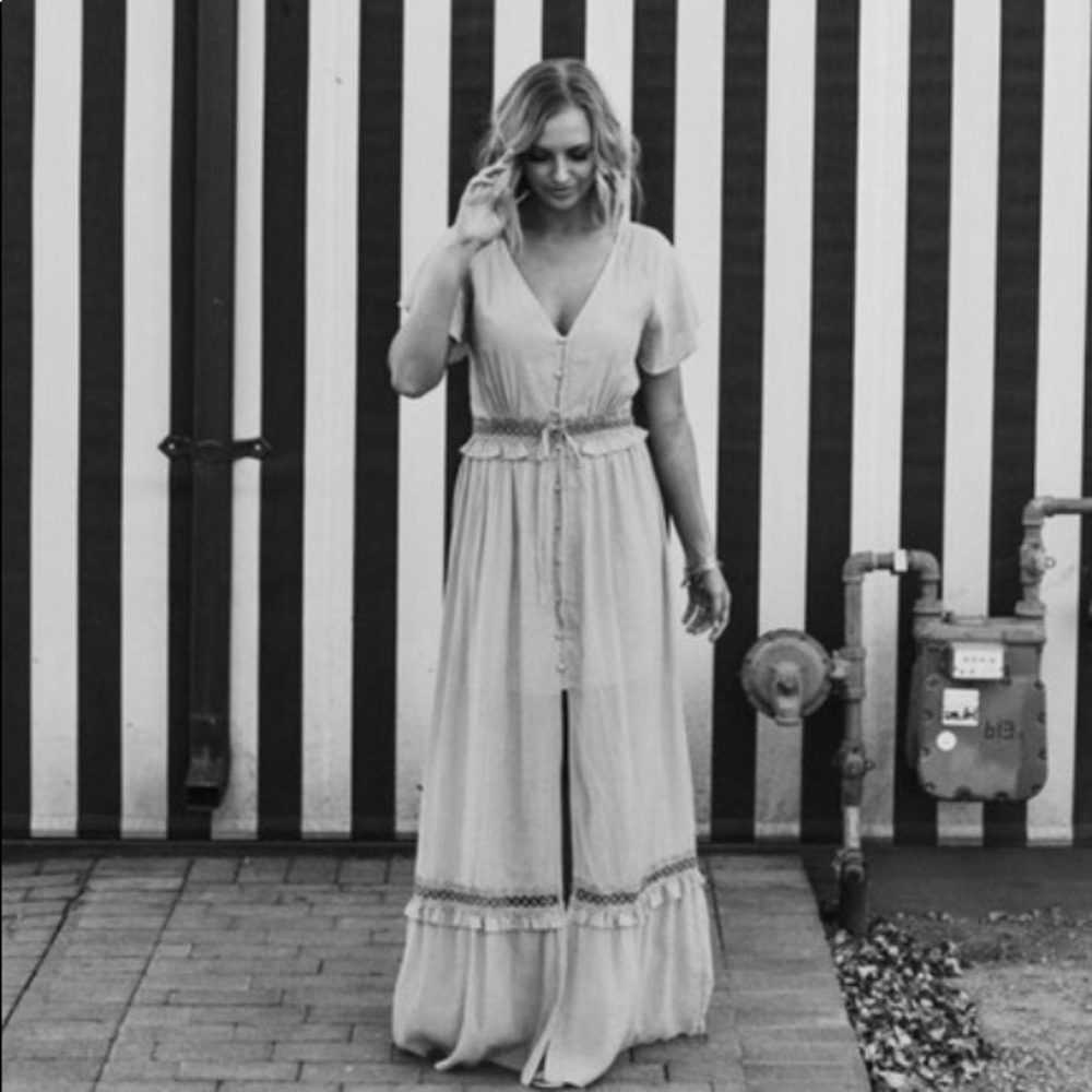 Promesa The Madie cutout maxi dress Medium